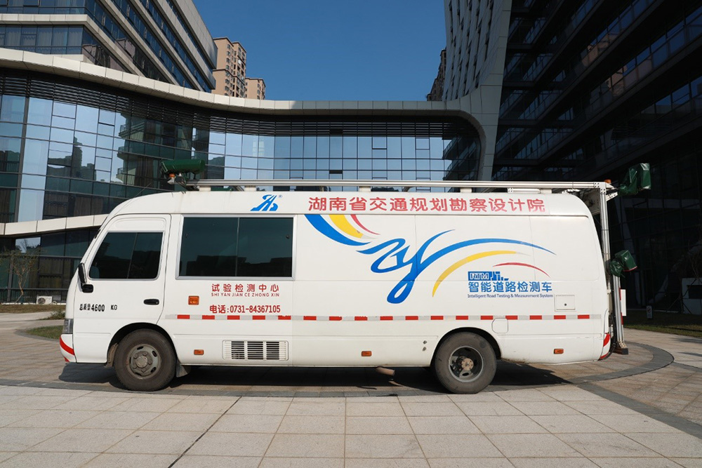 ZOYON-RTM智能道路檢測(cè)車.jpg