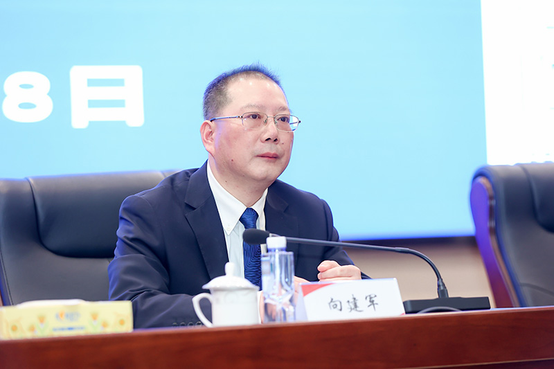 20240123755293.jpg 4向建軍在企業(yè)工作會議上部署改革發(fā)展工作.JPG